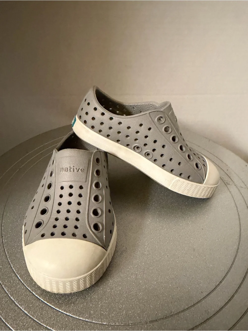 Native Shoes Jefferson Water Shoes In Grey Sz C 6 Kids